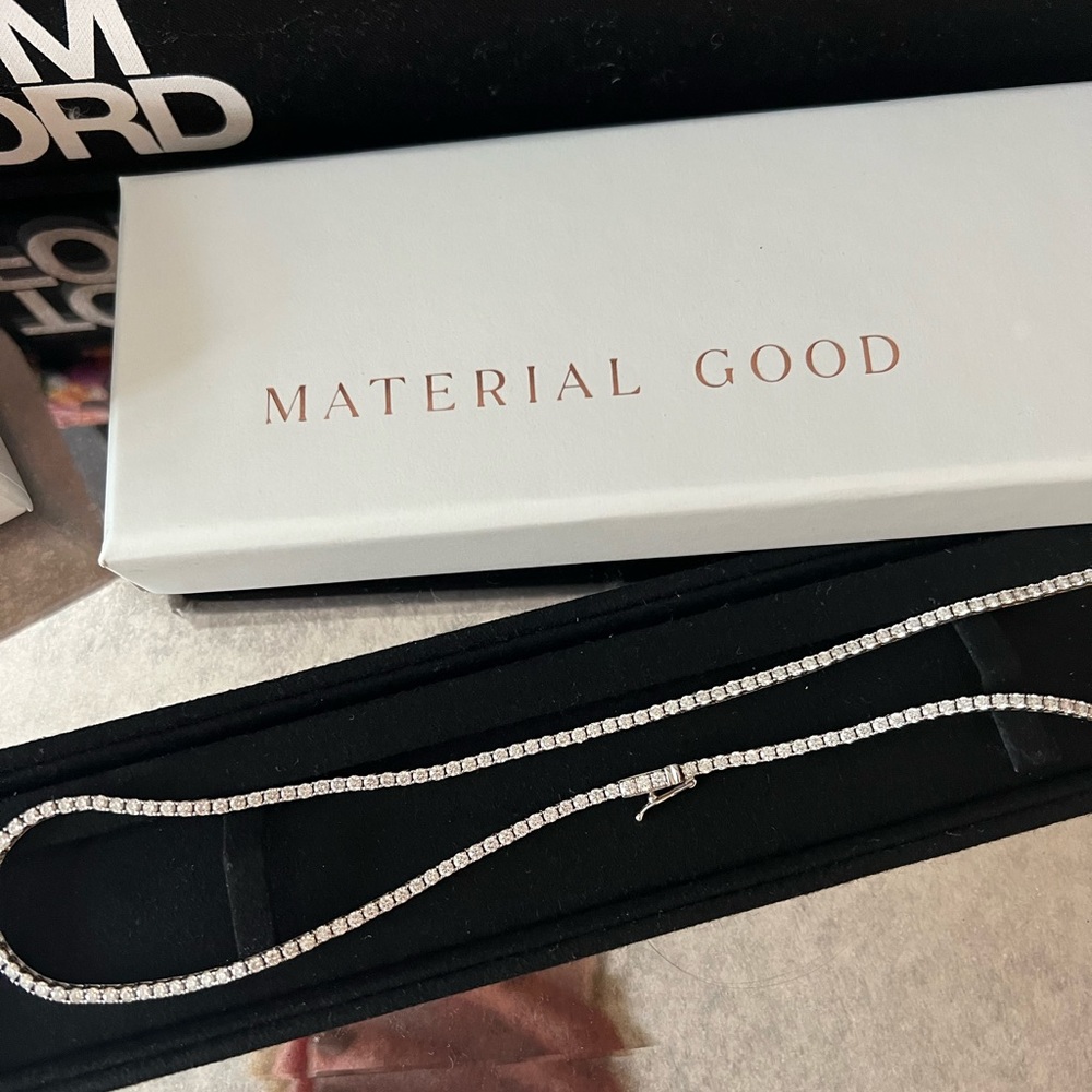 Material good tennis necklace